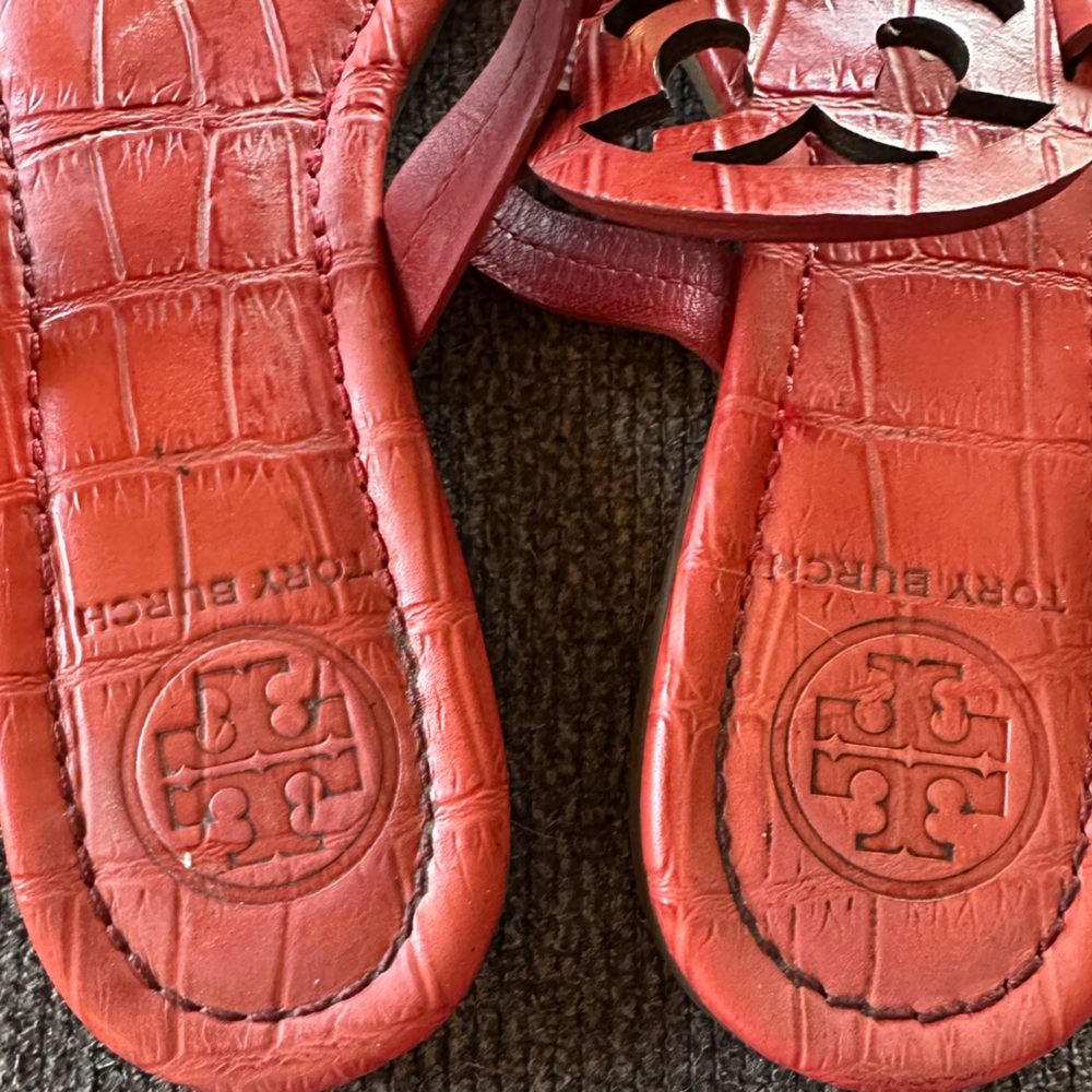 Tory Burch Miller Coral-Red Logo Thong Sandals Size 5.5 - Picture 6 of 12